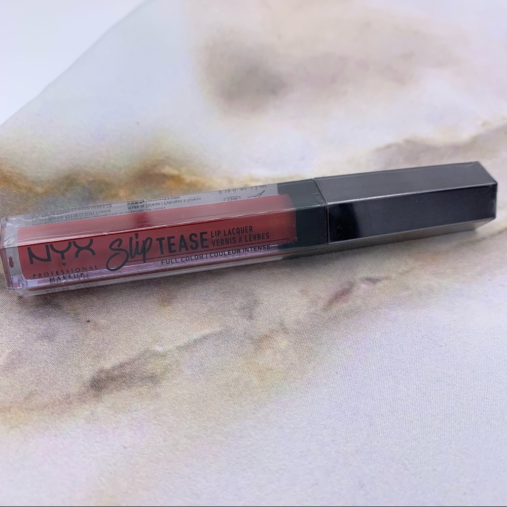 NYX slip tease lip lacquer full color, Dexter